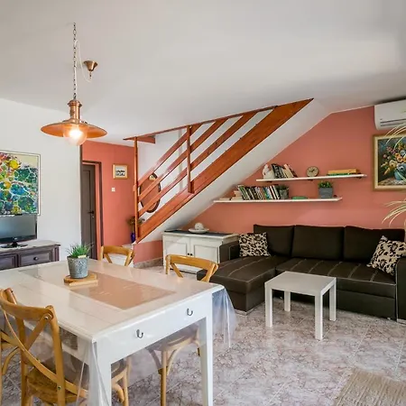 - 20 M From The Sea With Spacious Terrace *