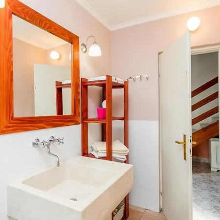 - 20 M From The Sea With Spacious Terrace וילה *