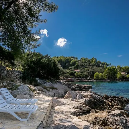 - 20 M From The Sea With Spacious Terrace *