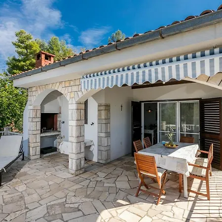 - 20 M From The Sea With Spacious Terrace וולה לוקה